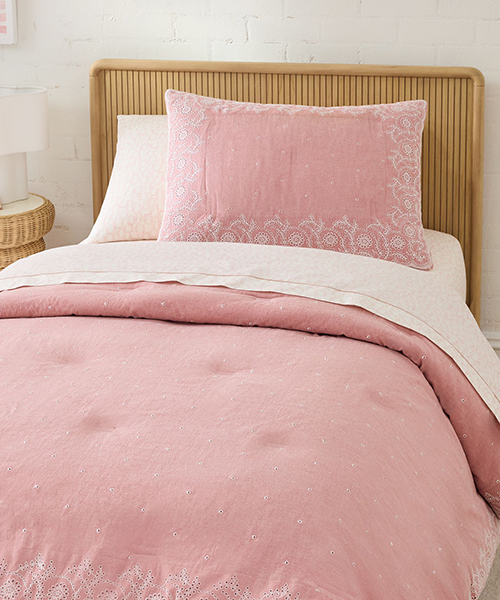 Eyelet Comforter