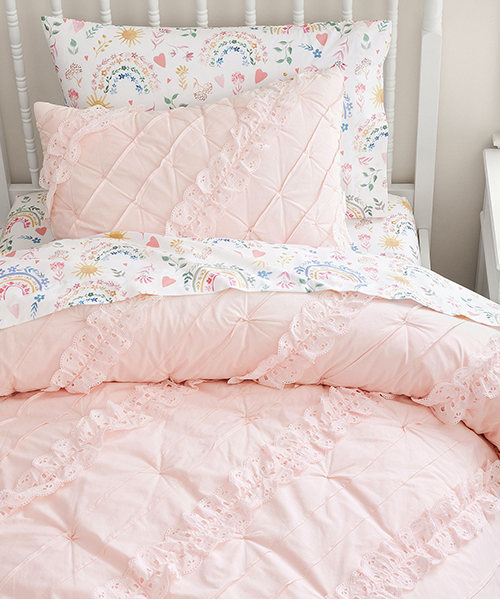 Eyelet Bedding
