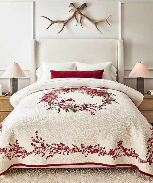 Red Berry Wreath Quilt