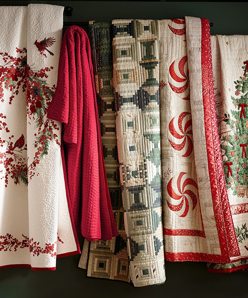 Red Berry Wreath Quilt