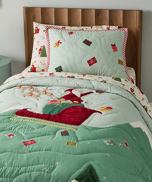 Christmas Eve Santa Quilt